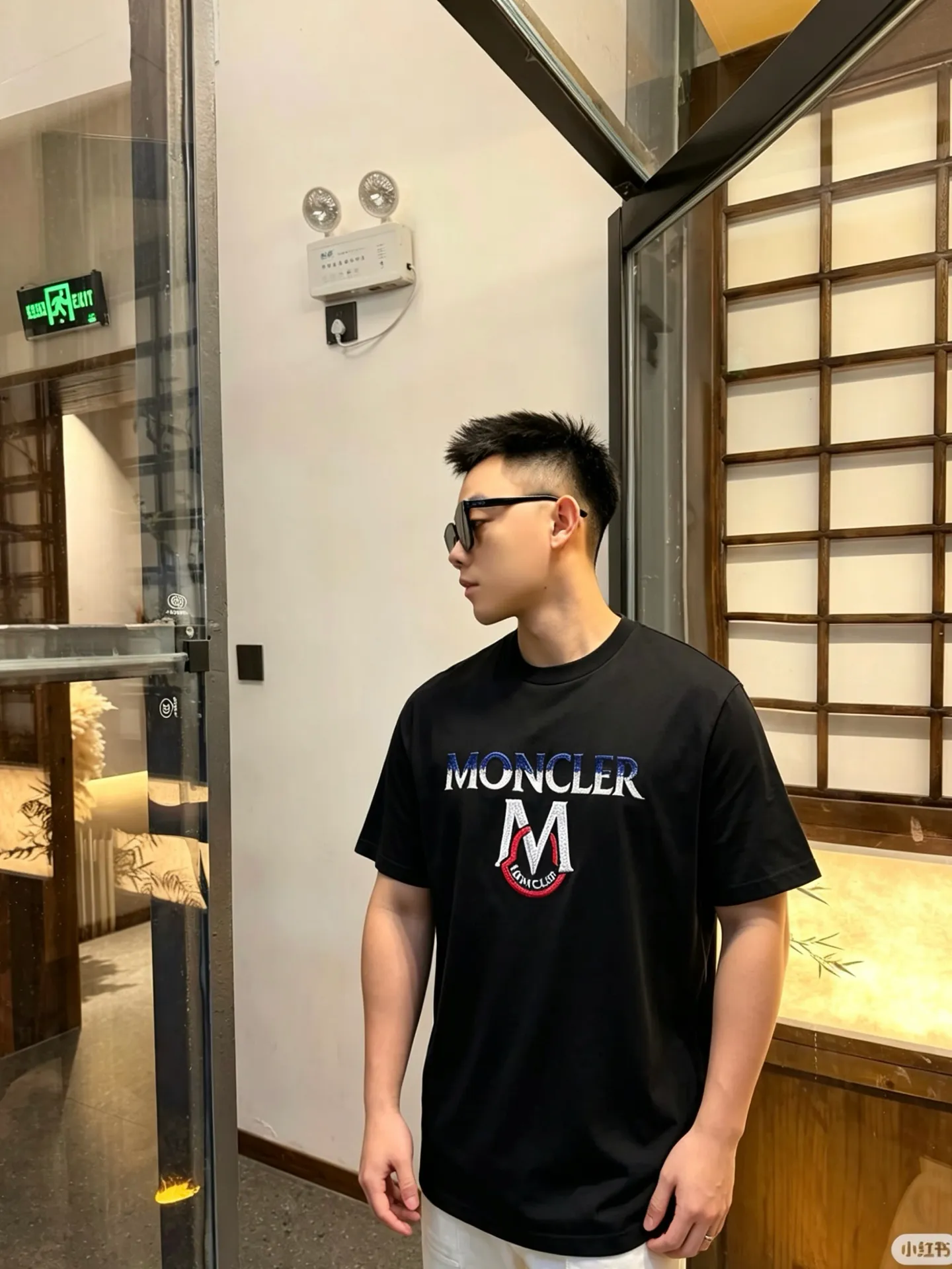 Moncler/ logo T